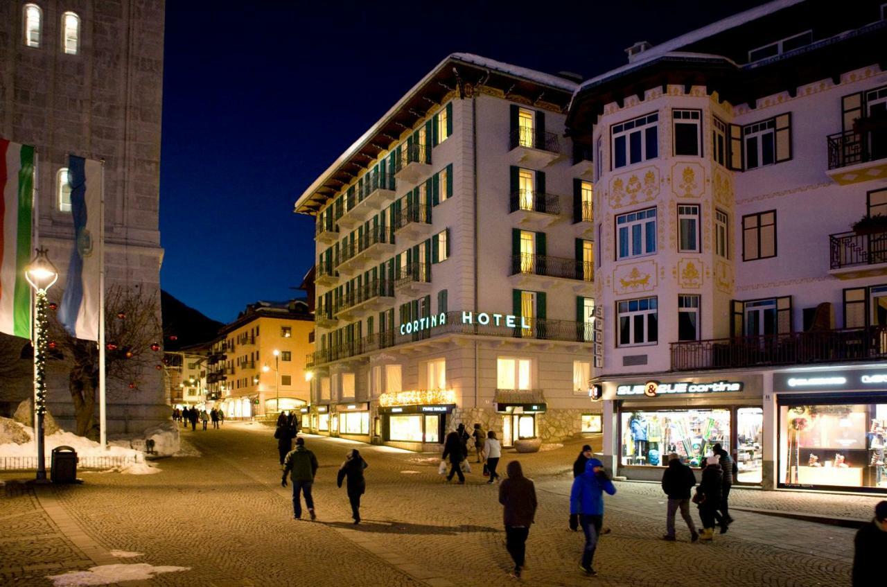 Cortina 4*