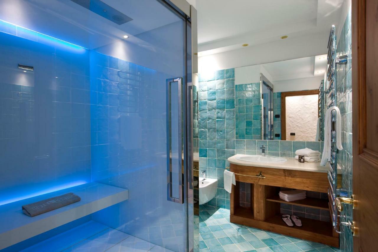 Hotel Cortina 4*